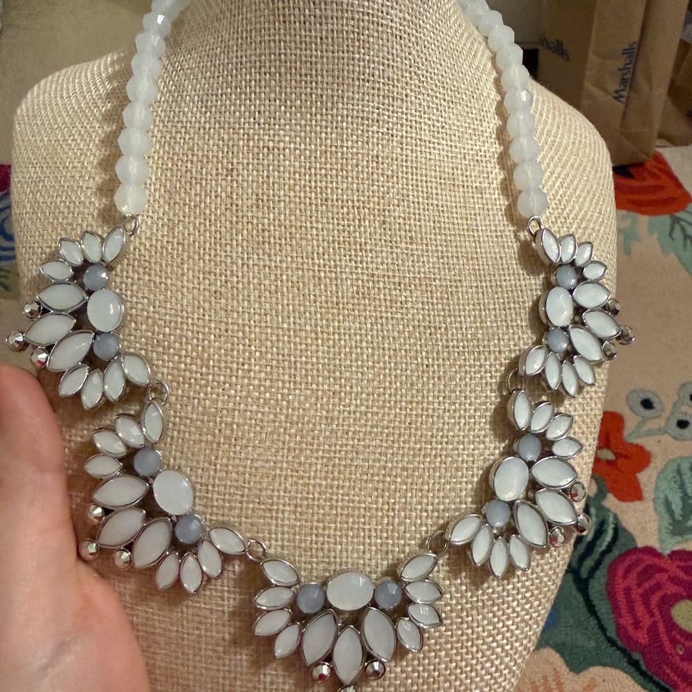 Elegant White and Silver Floral Necklace - Picture 1 of 5